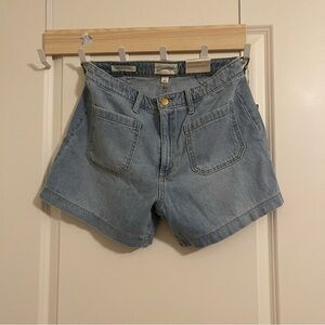Universal Thread Shorts
